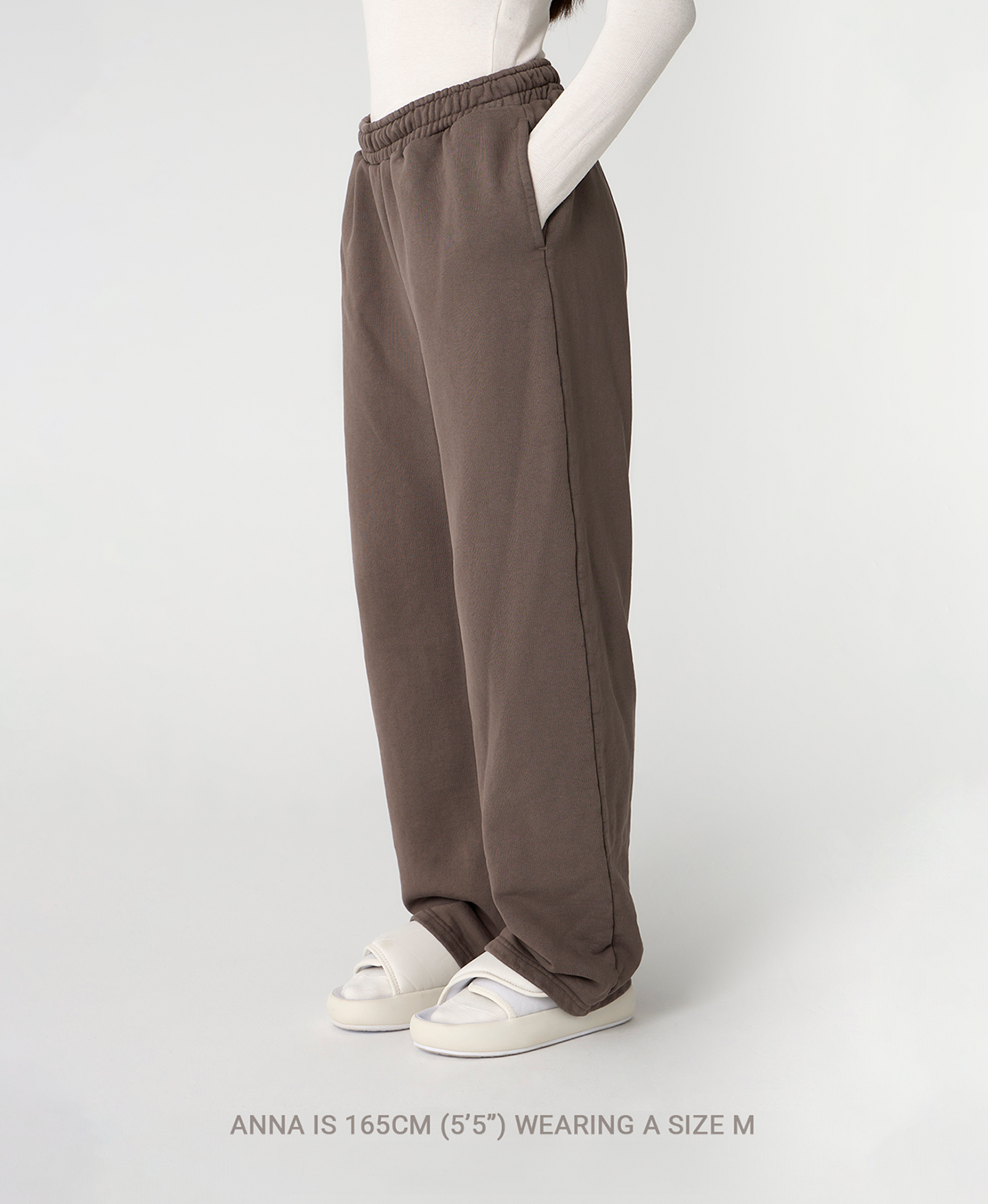 600 GSM 'Olive' Straight-leg Pants
