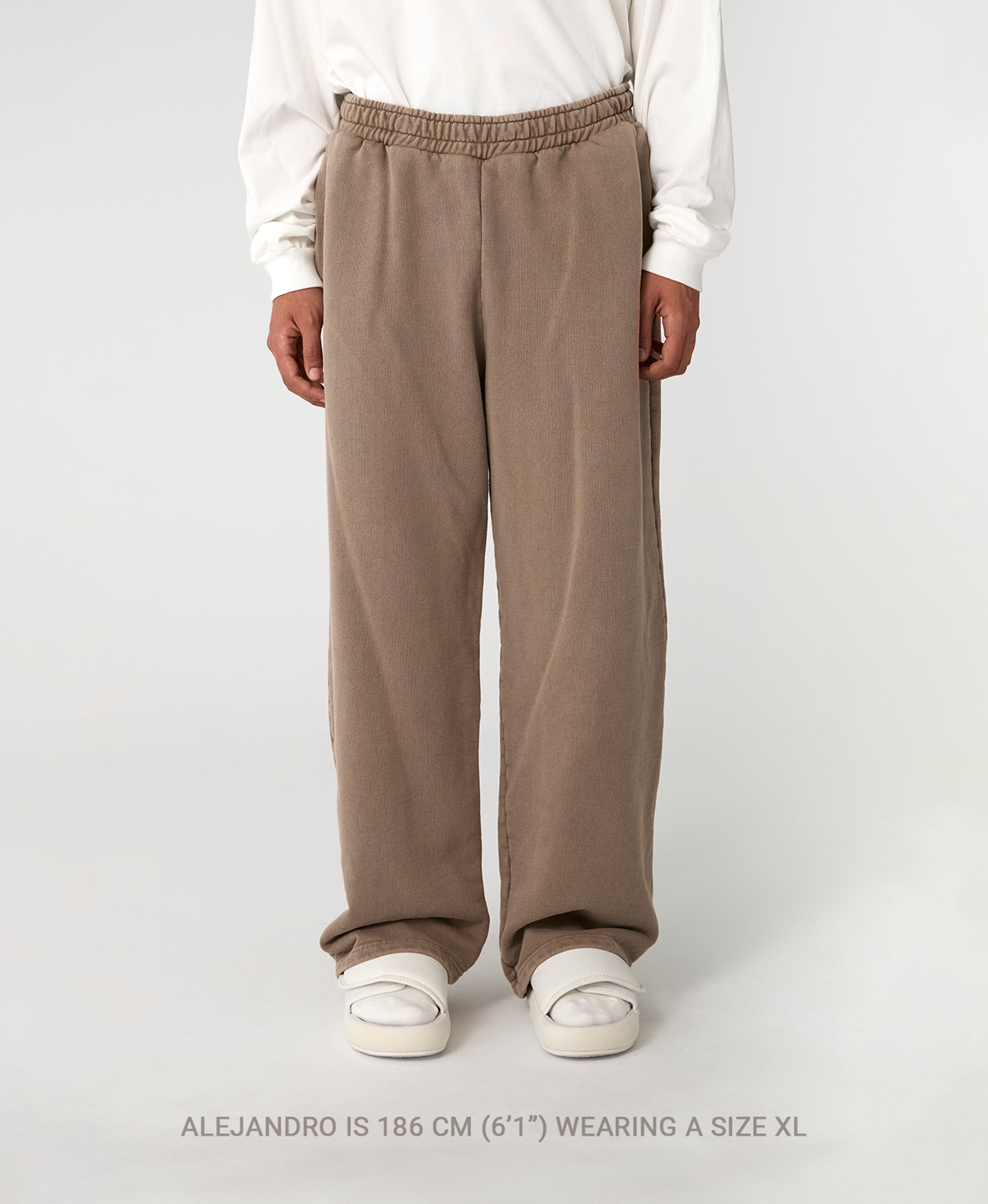 600 GSM 'Chocolate' Straight-leg Pants